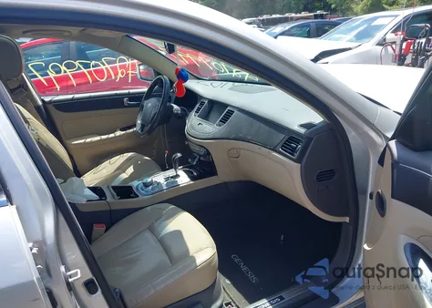 2009 Hyundai Genesis 4.6 z USA, uszkodzony, nr VIN KMHGC46F79U037900